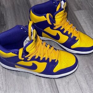 Nike High-Top Sneakers in Purple and Yellow